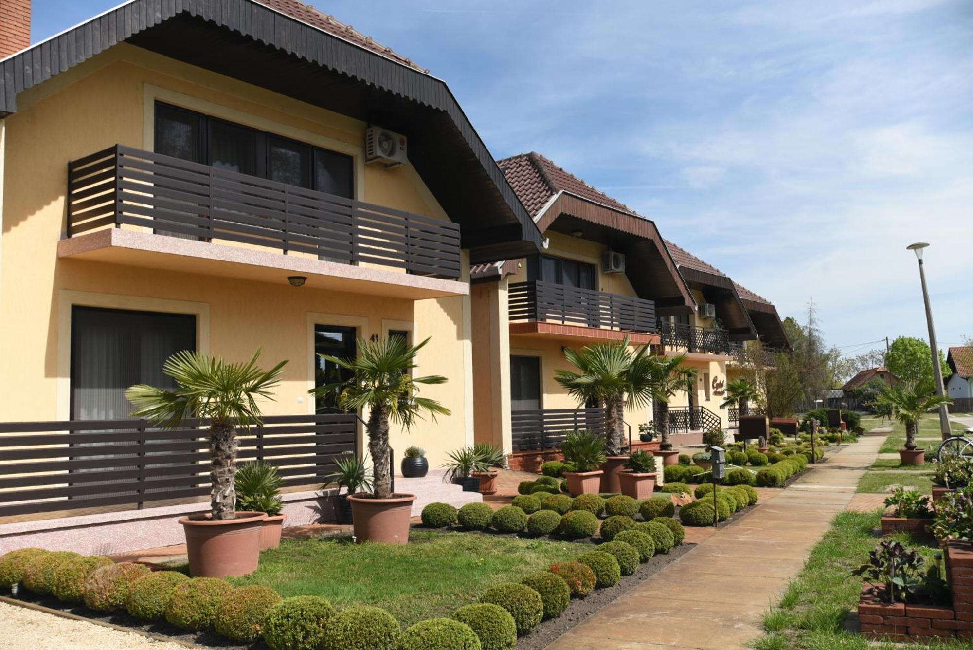 Crystal Apartman Mórahalom 外观 照片